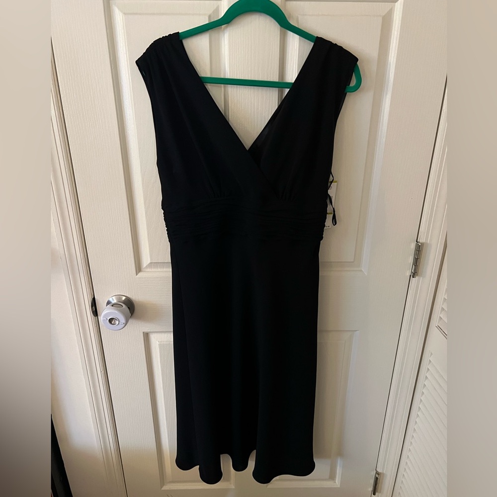 Jones New York Black Midi Dress